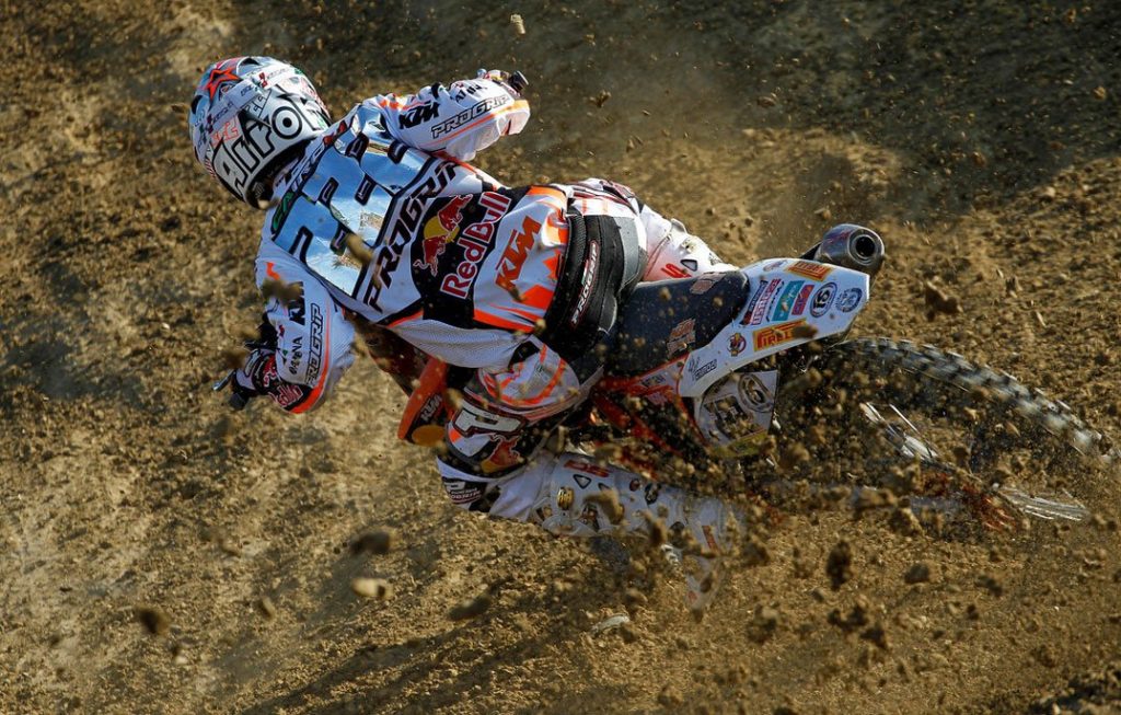 Enduro Shootout: KTM EXC300 vs. Husqvarna FE350 K25