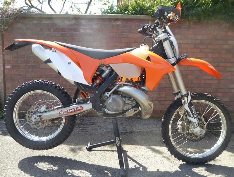 install-dirt-bike-graphics-ktm-5 – If you can’t afford the latest box-fresh metal in the showroom, fitting new...