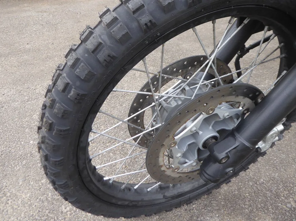 Mitas-E09-6 – Armed with a fresh Yamaha Tenere, a set of inappropriate tyres and a (Motorcycle Product Reviews)