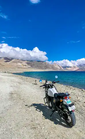 Spend a night near Pangong Tso (Pangong Lake), one of the most striking high-altitude lakes in the Himalayas