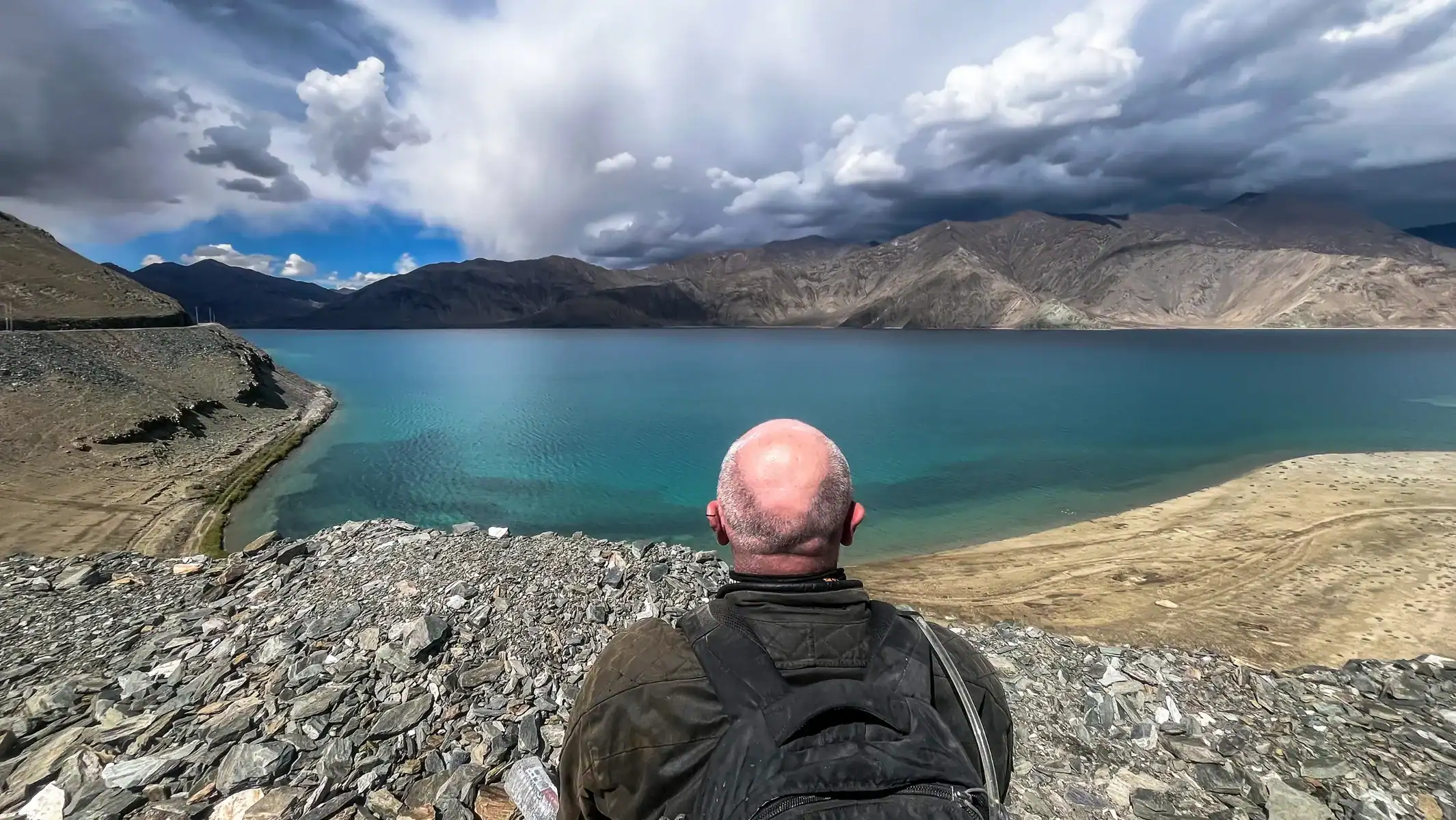 guided-motorcycle-tour-india-high-altitude-lake-view-13