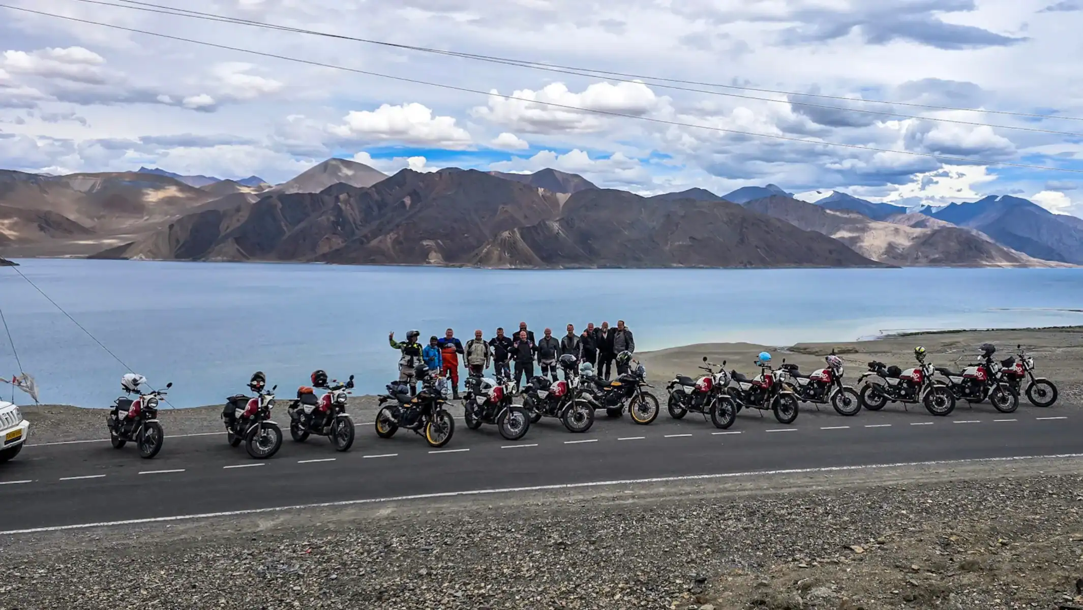 india-motorcycle-tour-himalayas-lake-riders-lineup-27