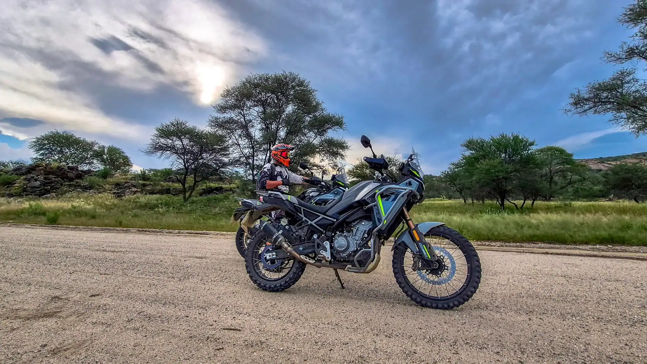 namibia-desert-motorcycle-tour-adventure-bike-desert-stop-08
