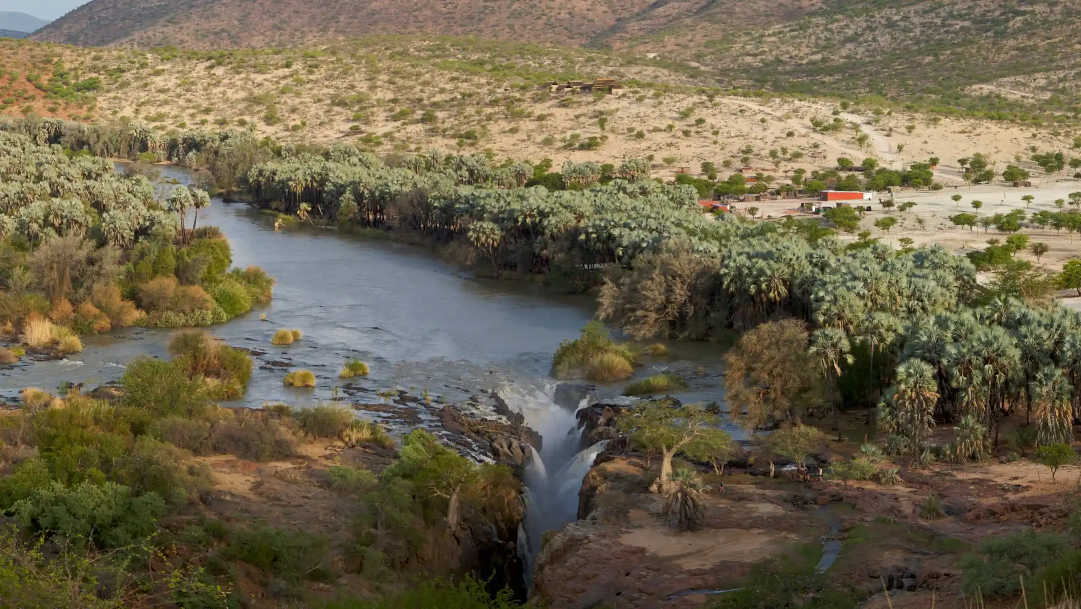 namibia-desert-motorcycle-tour-desert-river-oasis-05
