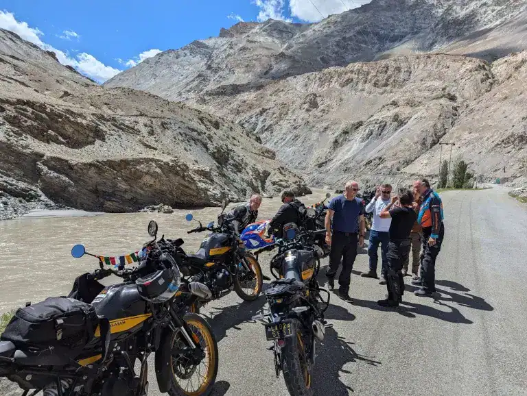 Richard Hammond motorcycle tour of the Himalayas7 – This Royal Enfield motorcycle tour takes in the most spectacular...