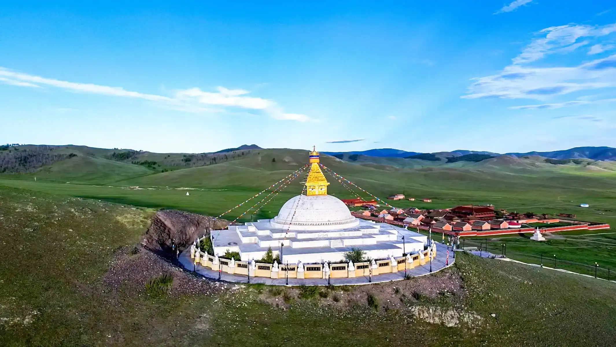 mongolia-dirt-bike-tour-buddhist-stupa-landmark-03