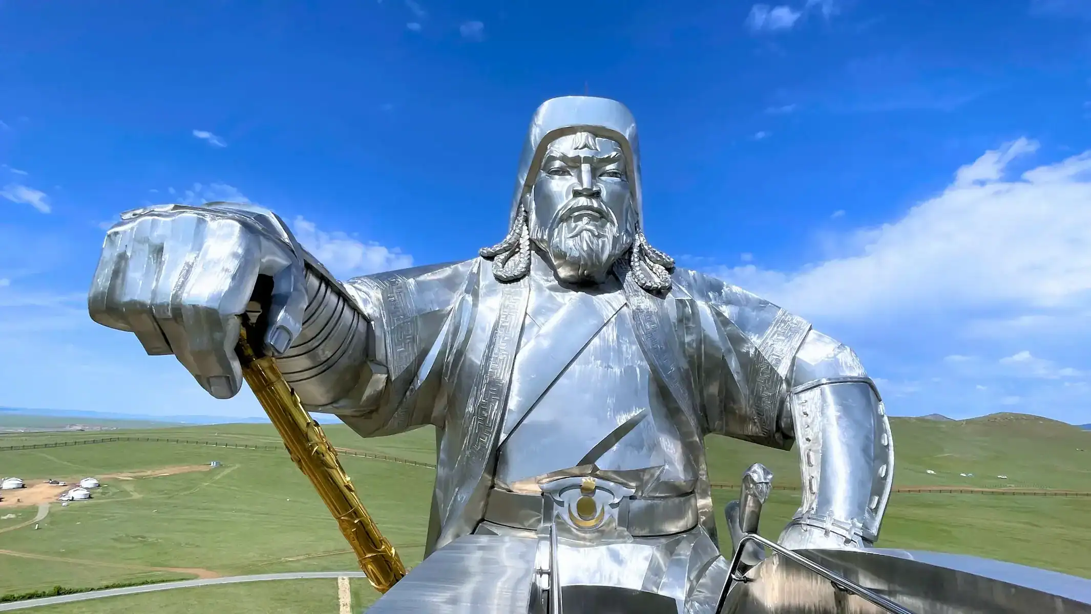mongolia-dirt-bike-tour-genghis-khan-statue-closeup-20