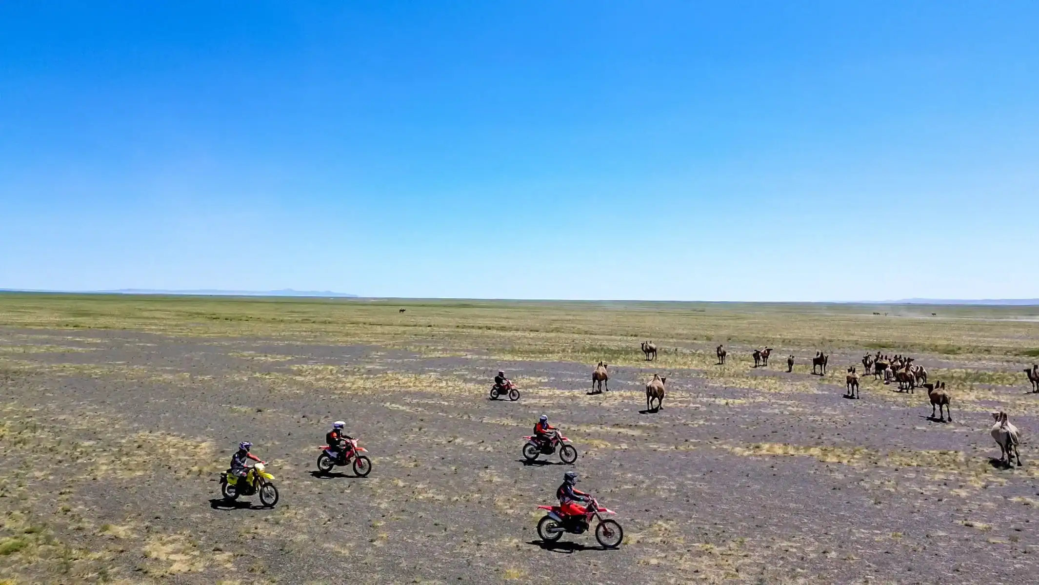 mongolia-dirt-bike-tour-open-plain-riders-02