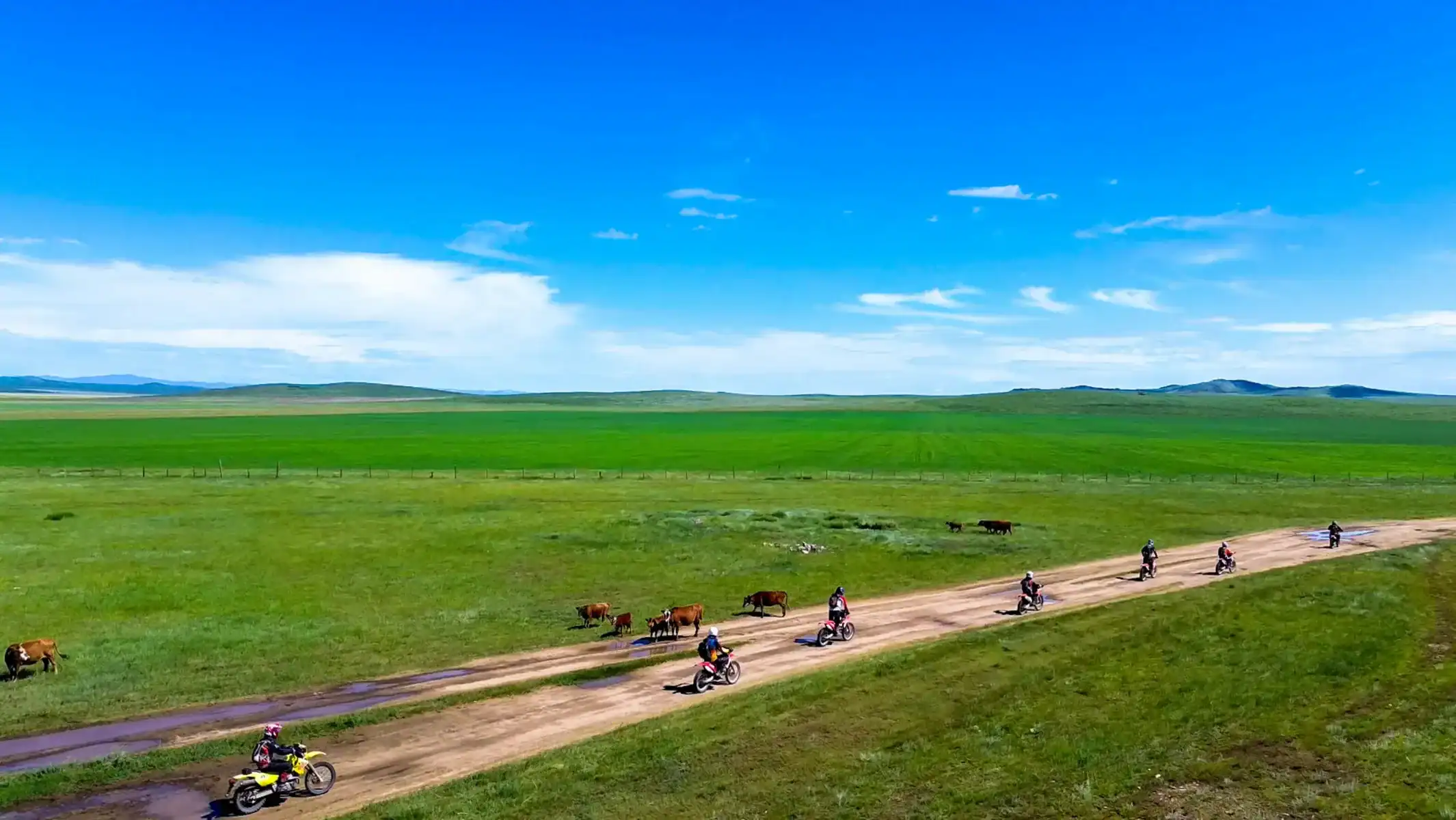 mongolia-dirt-bike-tour-open-steppe-track-11